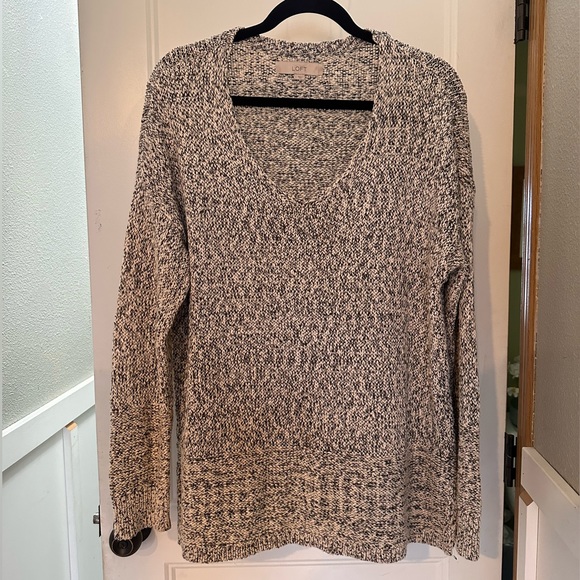 LOFT Sweaters - Loft Chunky Cream & Silver Sweater V Cut Size L